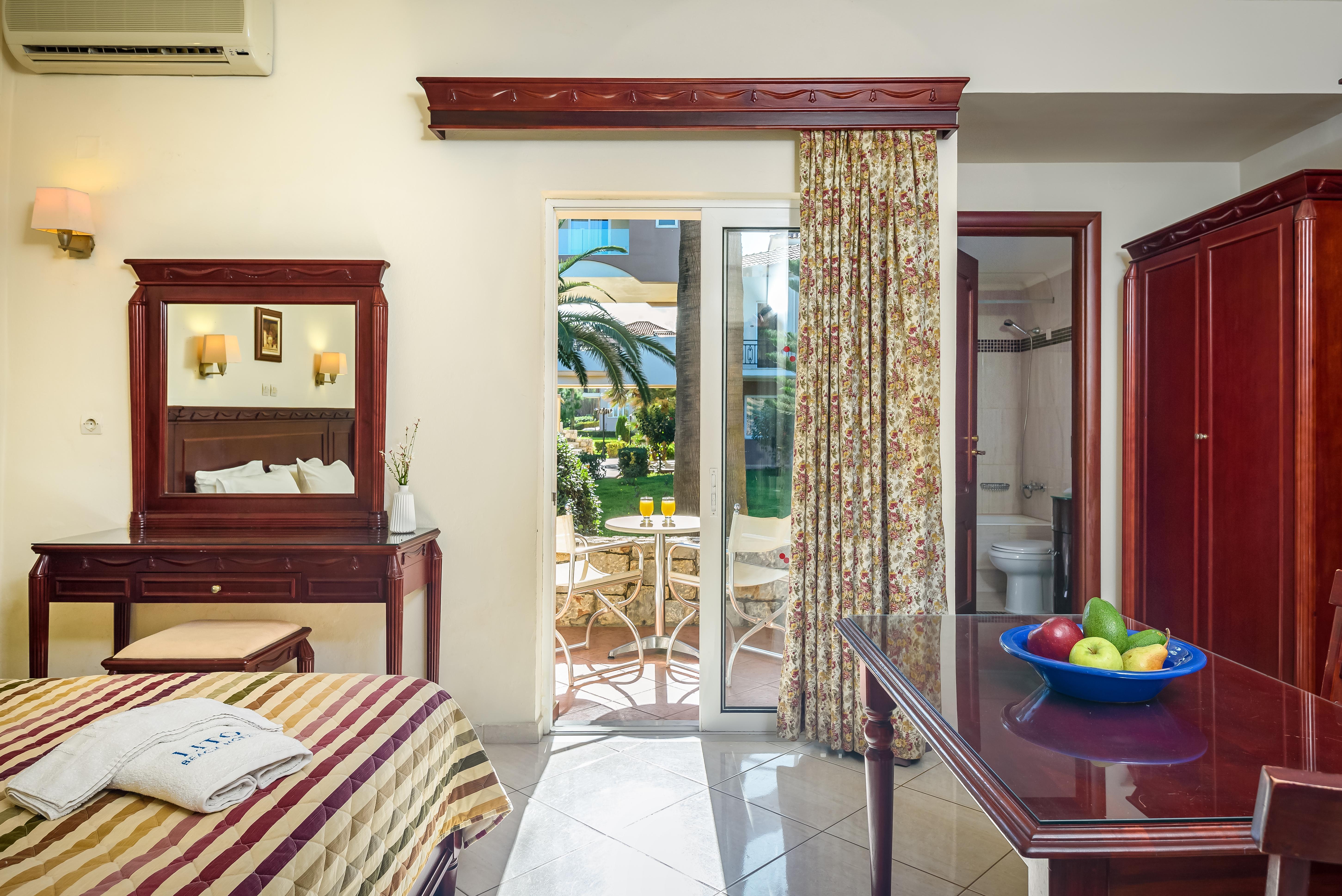 Lito Beach Hotel Йеранион Экстерьер фото