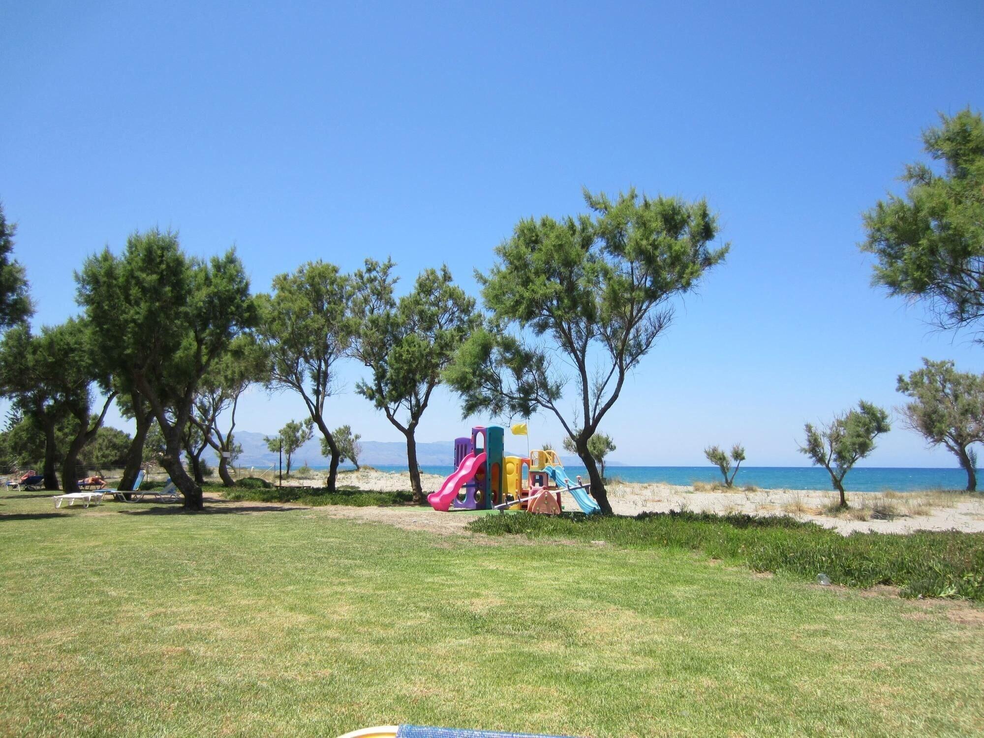 Lito Beach Hotel Йеранион Экстерьер фото