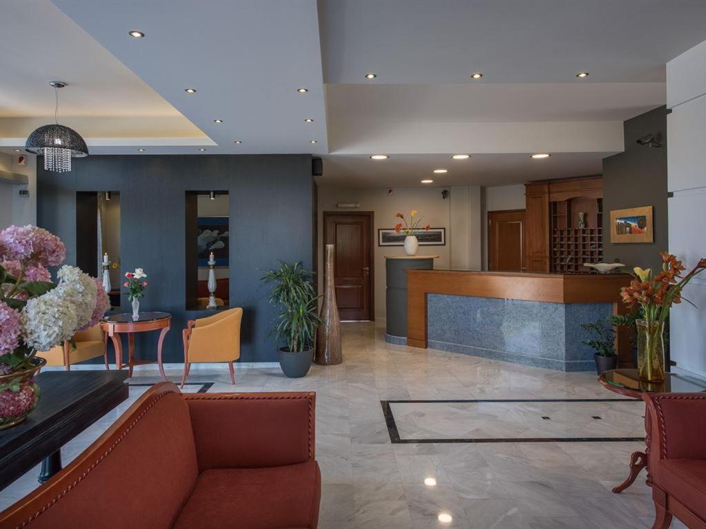 Lito Beach Hotel Йеранион Экстерьер фото